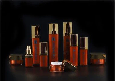 Ambalaj cosmetic pentru tuburi fără aer